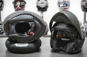 Купить SHOEI Мотошлем NEOTEC III CANDY Matt Black На фото SHOEI Мотошлем NEOTEC III CANDY Matt Black