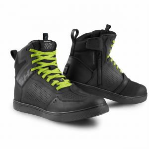 На фото ботинки SHIMA REBEL 2.0 WP MEN BLACK