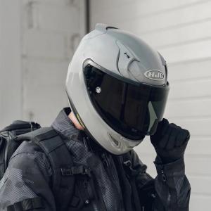 На фото Мотошлем HJC RPHA12 N GRAY