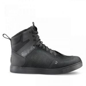 На фото ботинки SHIMA REBEL 2.0 VENT MEN BLACK